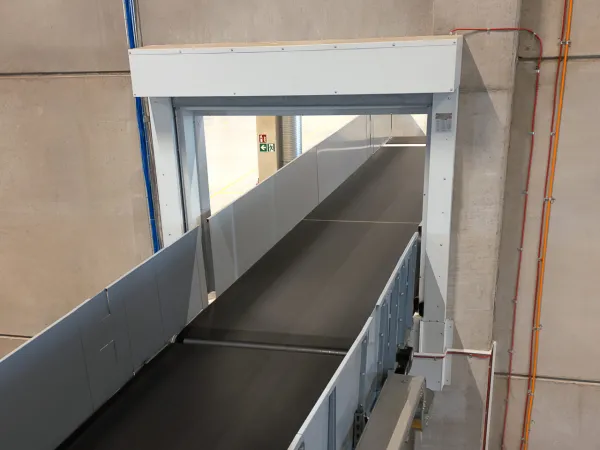 Grodzie przeciwpożarowe – niezawodna ochrona w systemach transportowych